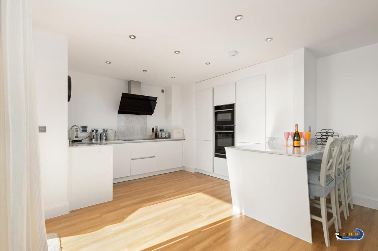 Apartment 8 Waterstone House - Luxury Apartment, Sea Views, Pet Friendly Tenby Exterior photo